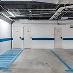Luxury Apt. Aranya Pool And Parking Апартаменты *